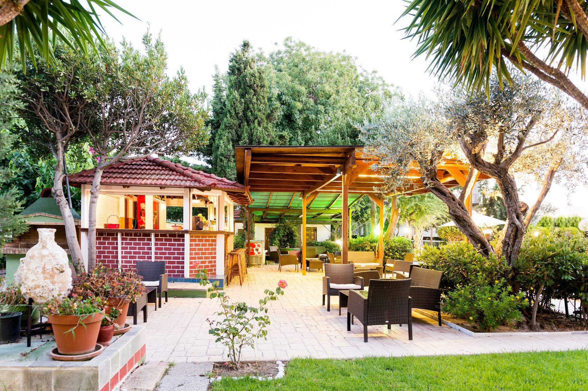 Terinikos Sunny Garden Hotel Junior Suites Ialysos  Esterno foto